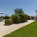 Belvedere Beachfront Case de vacanță