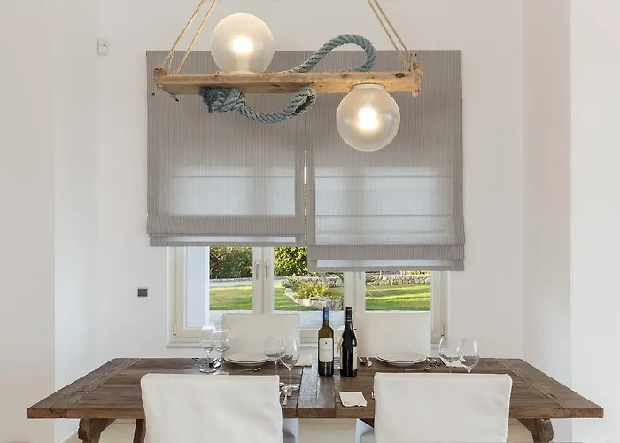 Belvedere Beachfront 아판토우