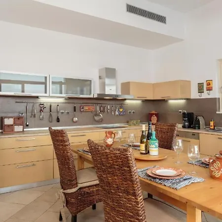 Belvedere Beachfront Tatil Evi Afantou