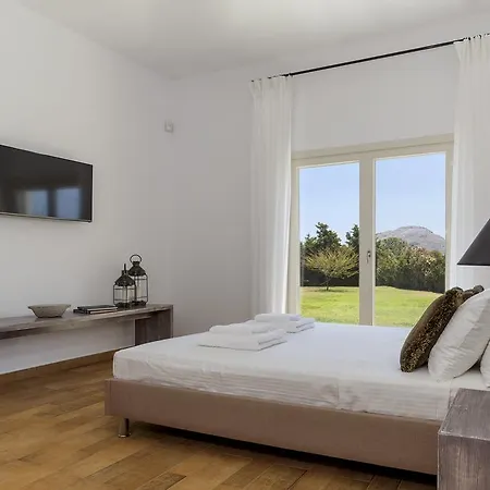 Tatil Evi Belvedere Beachfront